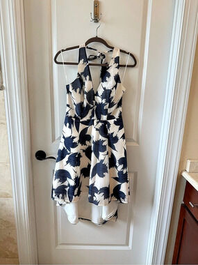 Halston Heritage Floral High Low Midi Dress in Blue & White Size 4 Like New